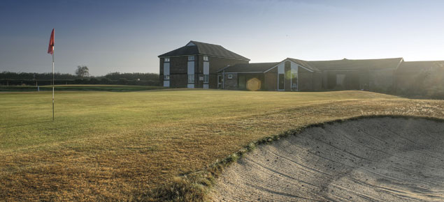 Holsworthy Golf Course 18th and clubhouse